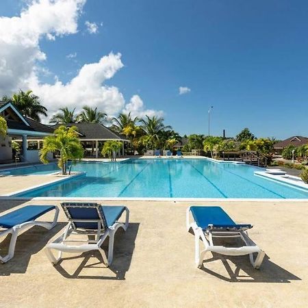 Richmond - Heroes Villa, Ac, Security, Access To Pool, Playground & Private Beach - Welcome Breakfast Basket Luaran gambar