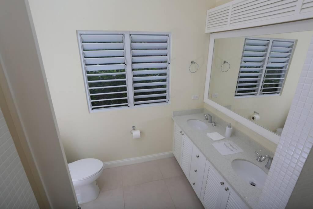 Richmond - Heroes Villa, Ac, Security, Access To Pool, Playground & Private Beach - Welcome Breakfast Basket Luaran gambar