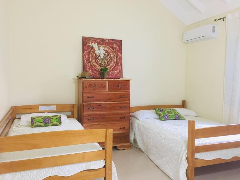 Richmond - Heroes Villa, Ac, Security, Access To Pool, Playground & Private Beach - Welcome Breakfast Basket Luaran gambar