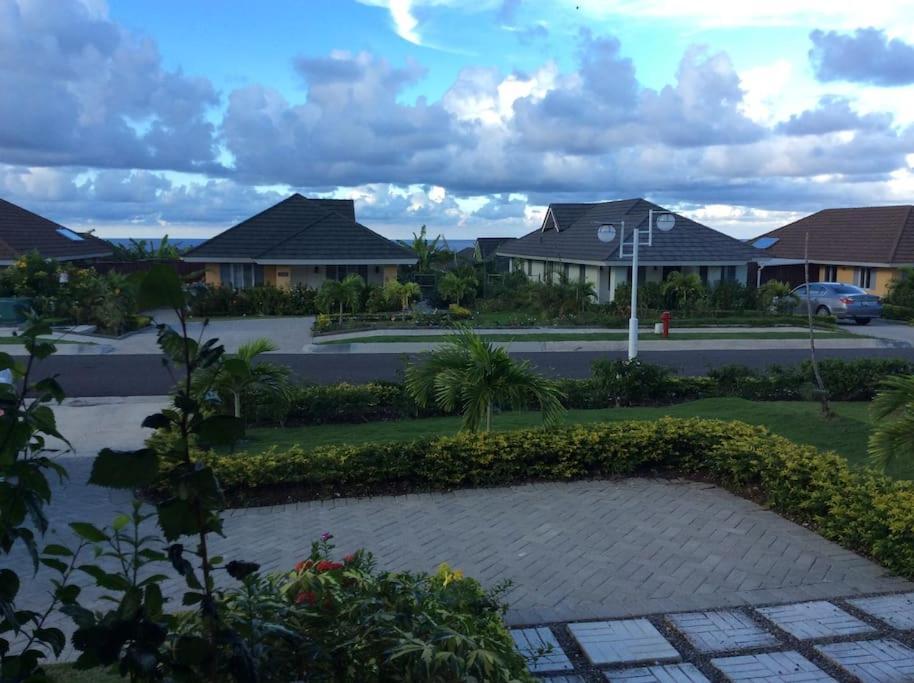 Richmond - Heroes Villa, Ac, Security, Access To Pool, Playground & Private Beach - Welcome Breakfast Basket Luaran gambar