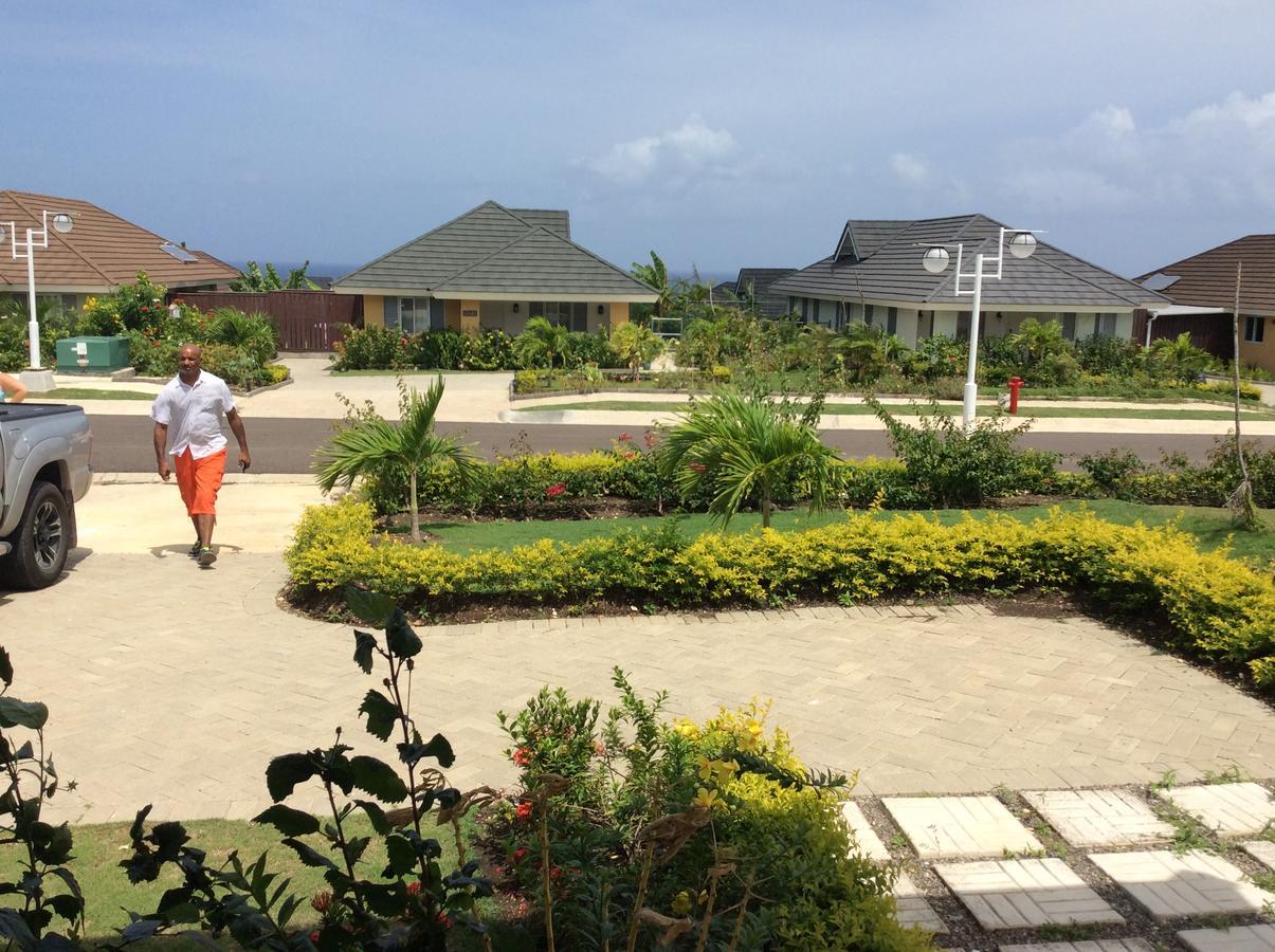 Richmond - Heroes Villa, Ac, Security, Access To Pool, Playground & Private Beach - Welcome Breakfast Basket Luaran gambar